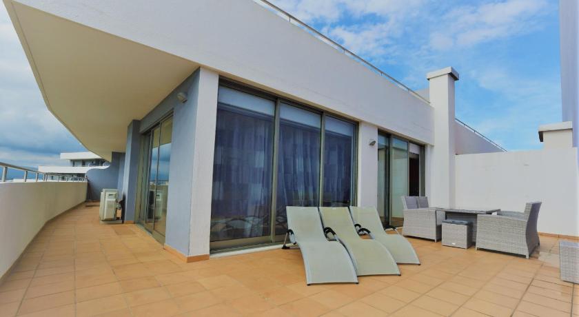 Imagem de Apartamento com Terraço (Apartment with Terrace) 5