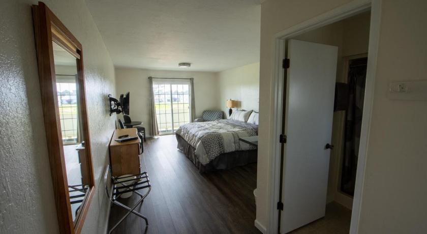 Pacific City Inn photo