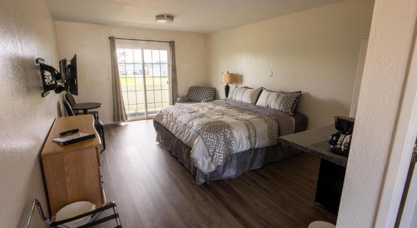 Pacific City Inn photo