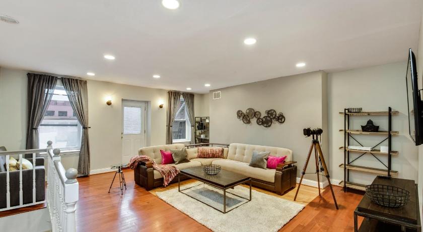 The Dreamers Penthouse-Funky 3BD in Center City — Hotel in Philadelphia (PA)