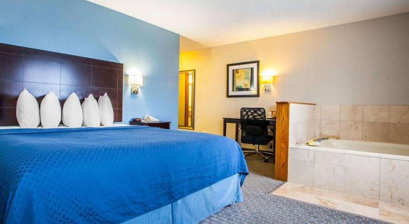 Quality Inn & Suites Ankeny-Des Moines