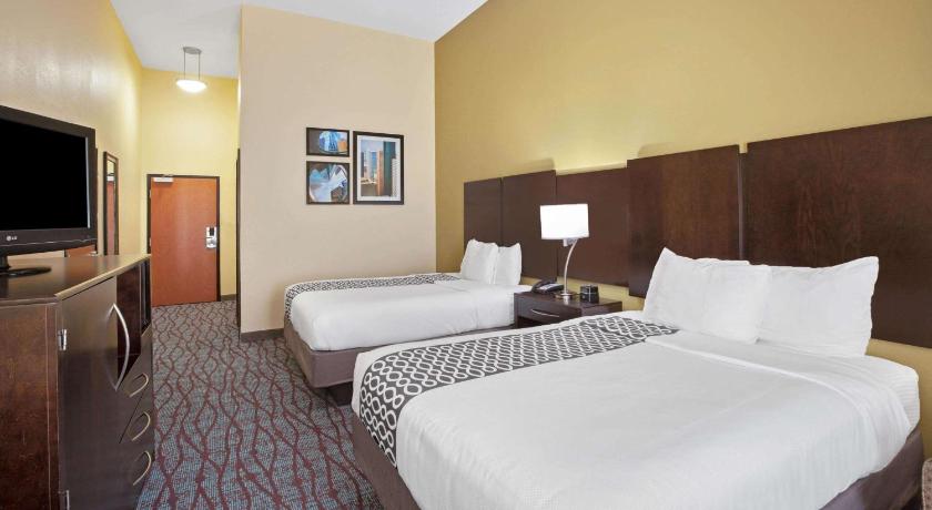 La Quinta Inn & Suites by Wyndham Pasadena North