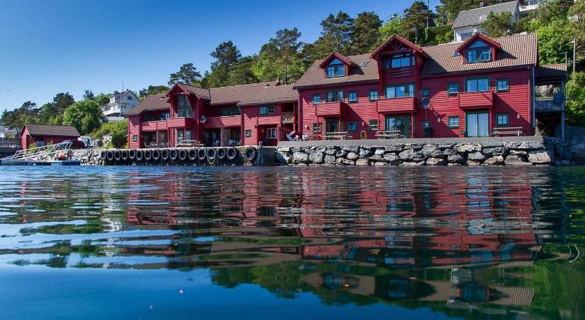 Florø Rorbu — Hotel in Floro