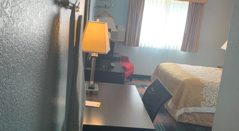 Days Inn by Wyndham Greenwood SC
