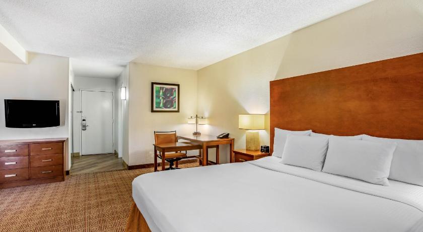 La Quinta Inn & Suites by Wyndham Danbury