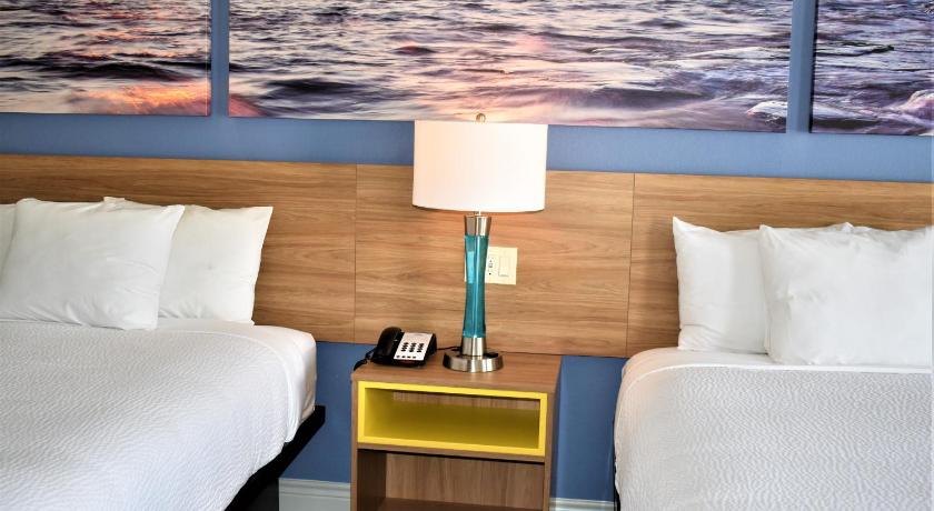 Image of 2 Queen Beds, Non-Smoking 9