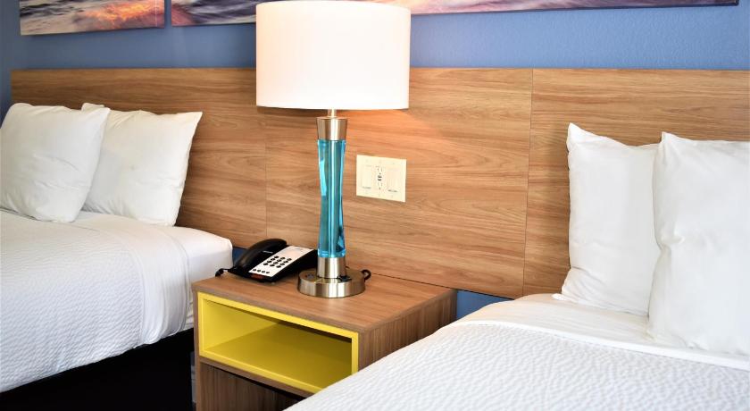 Image of 2 Queen Beds, Non-Smoking 11