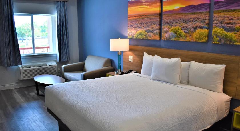 Image of 1 King Bed, Non-Smoking 9