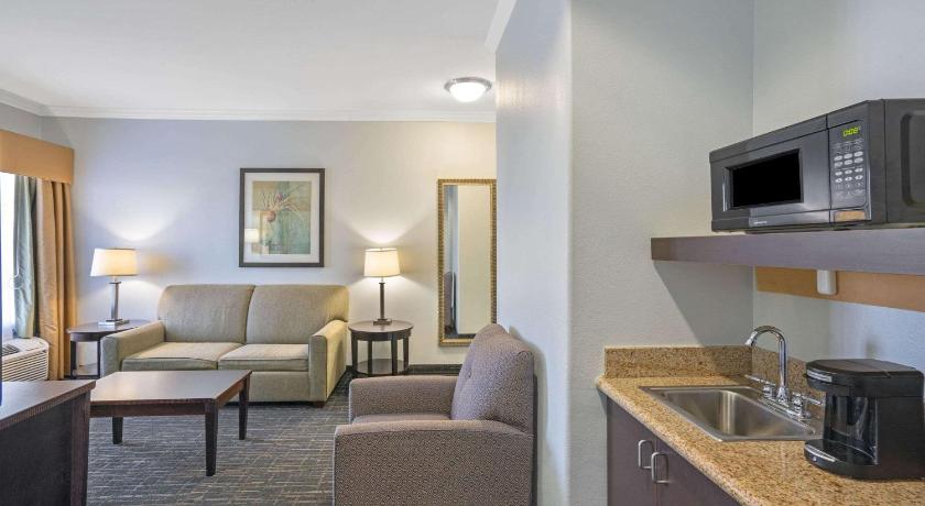 La Quinta Inn & Suites by Wyndham Houston - Westchase