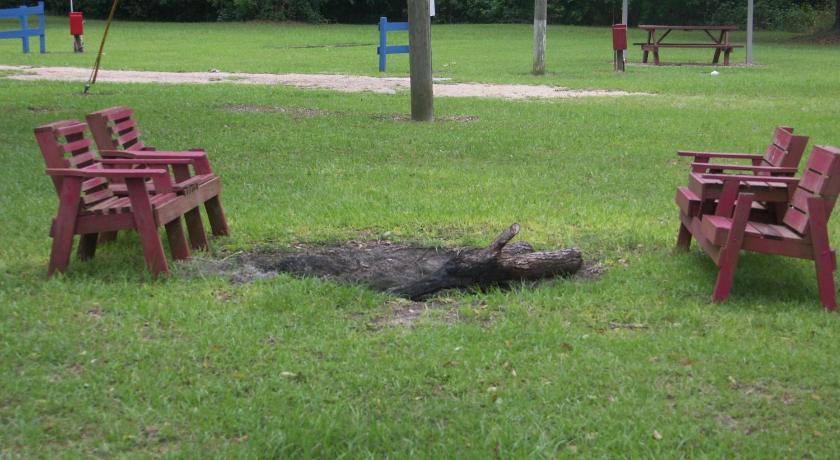Deerwood Inn & Madison Campground photo