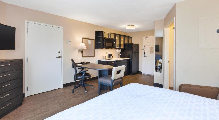 Candlewood Suites Rocky Mount