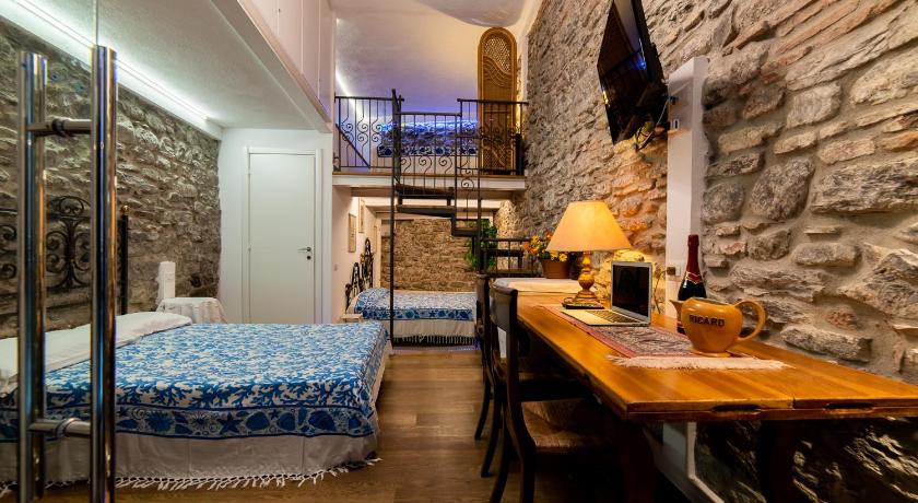 Via Mazzini - Francamaria Rooms Vernazza — Hotel in Vernazza
