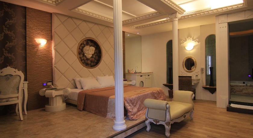 Image of Small Double Room 1