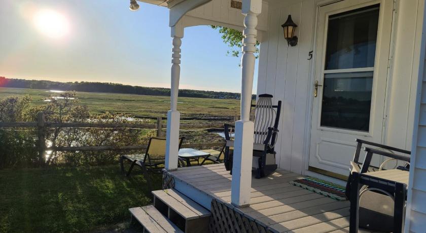 Moody's Motel and Cottages photo
