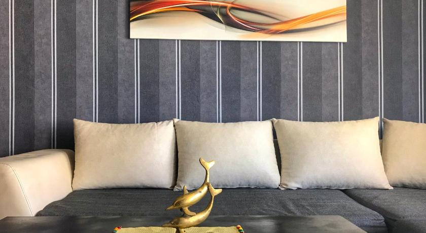 Four Seasons + — Hotel in Varna