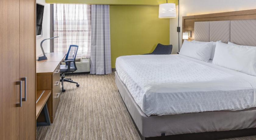 Holiday Inn Express Southington