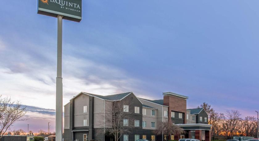 La Quinta Inn & Suites by Wyndham Hopkinsville