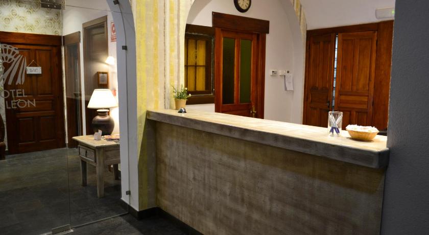 Hotel Alda Via Leon photo