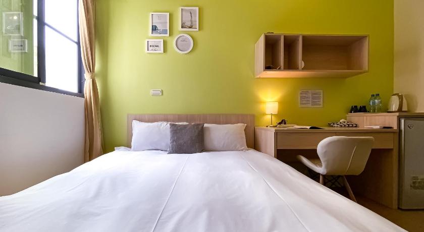 Image of Single Room with Private Bathroom 6