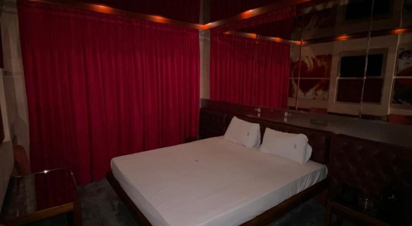 THE CRYSTAL BLUE XAIDARI HOTEL photo