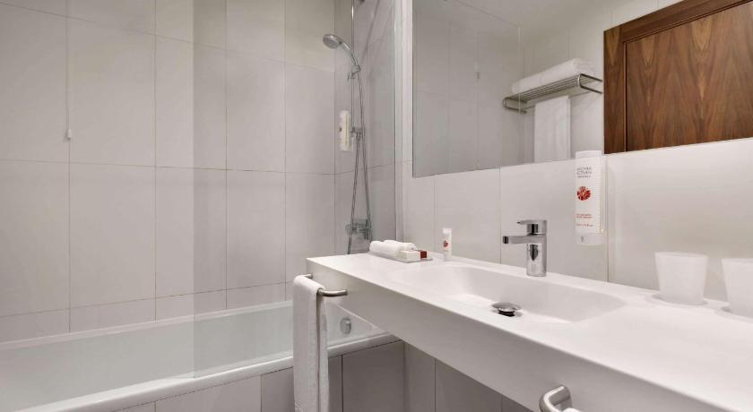 Ramada by Wyndham Lisbon - 18