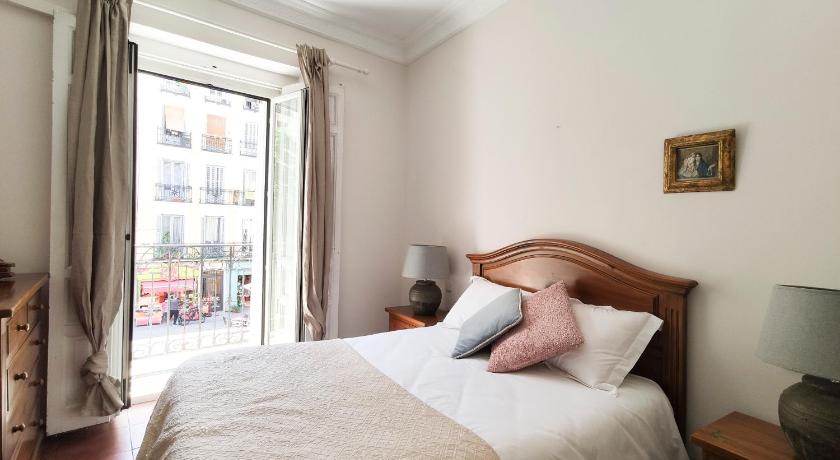 Charmy Apartment Chueca's Square — Hotel in Madrid