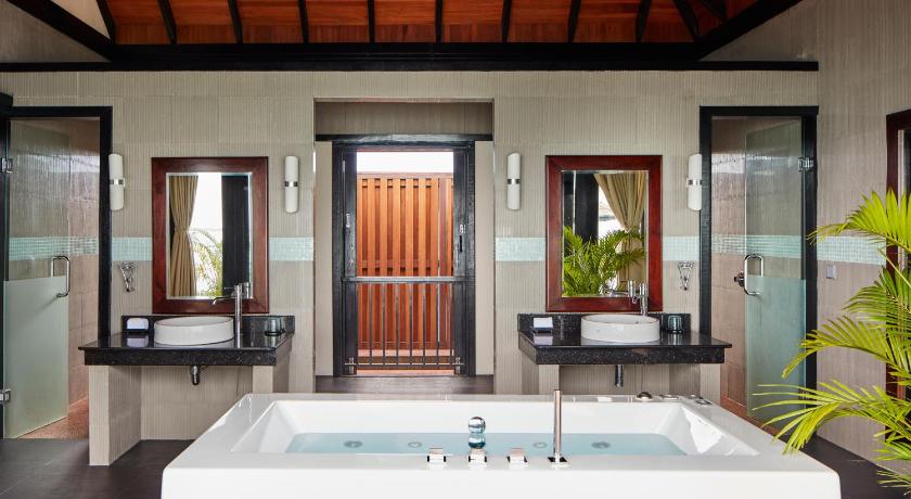Bilde av Infinity Water Villa - Free Transfer, 2 pax, 7 nights minimum 2