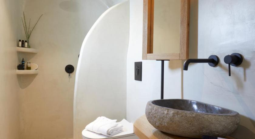 Floria Suites photo