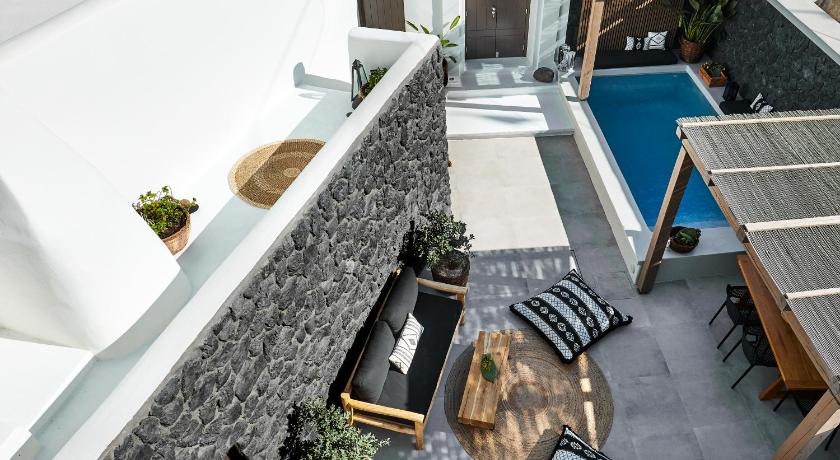 Floria Suites photo