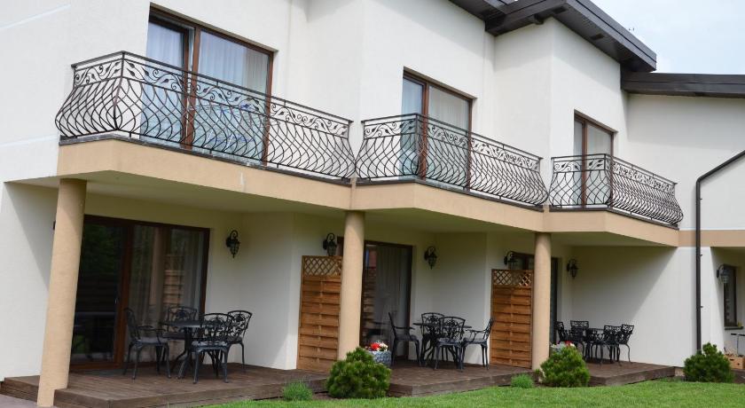 Kotedzu ir kambariu nuoma Sventojoje — Hotel in Palanga