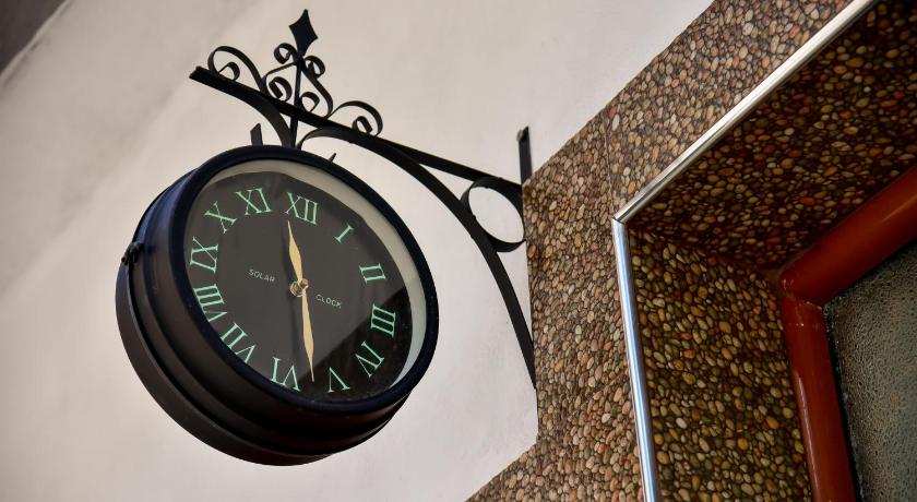 THE OLD TOWN CLOCK — Hotel in Gjirokaster