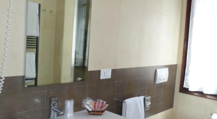 Deluxe kétszemélyes szoba (Deluxe Double Room) fotója 6