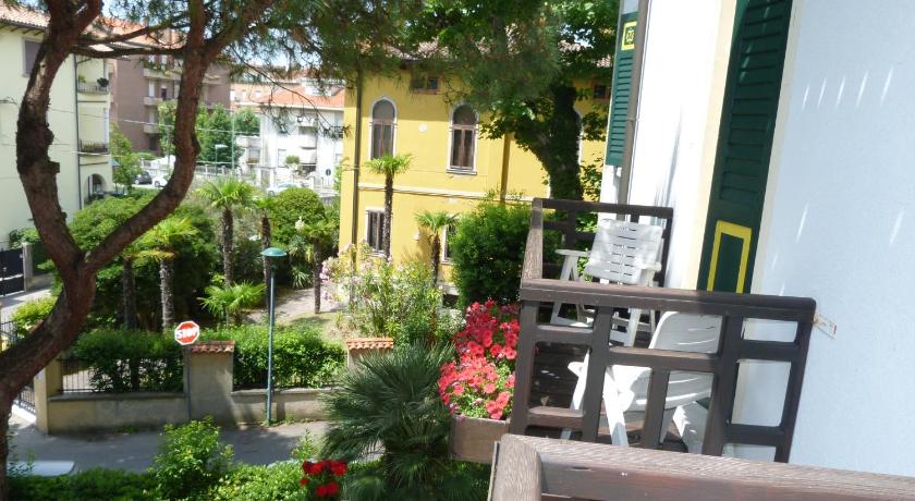 Premium szoba kétszemélyes ággyal - erkéllyel (Premium Double Room with Balcony) fotója 9