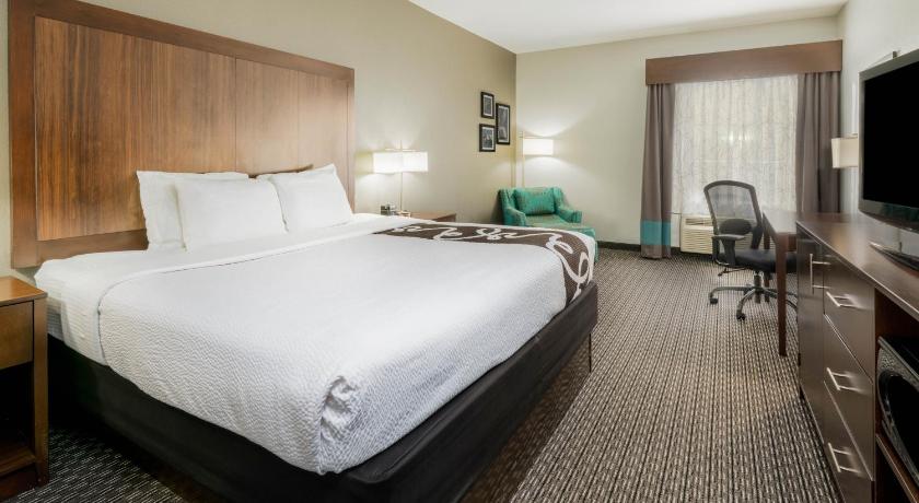 La Quinta Inn & Suites by Wyndham Fort Worth Eastchase