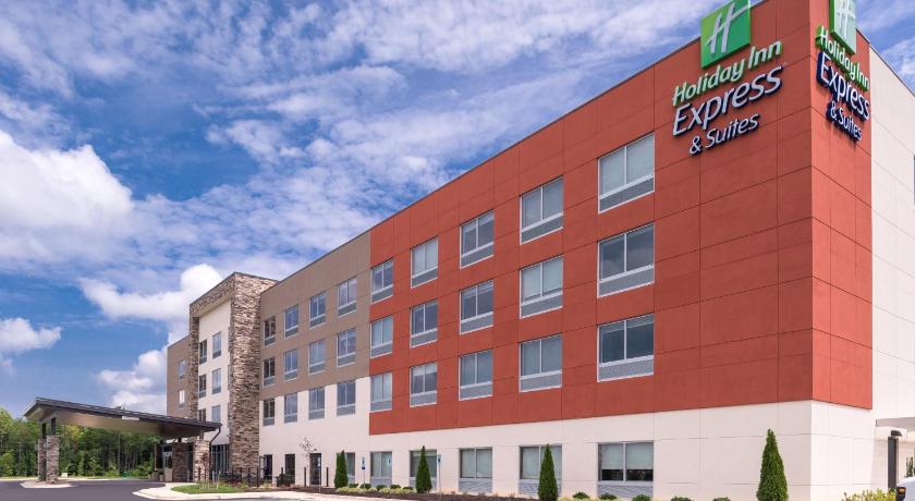 Holiday Inn Express & Suites Farmville photo