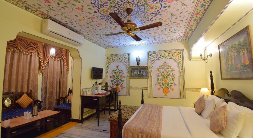 Image of Royal Deluxe Double Room with Car and Chauffeur 16