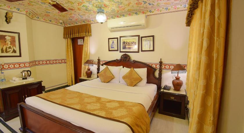 Image of Royal Deluxe Double Room with Car and Chauffeur 13