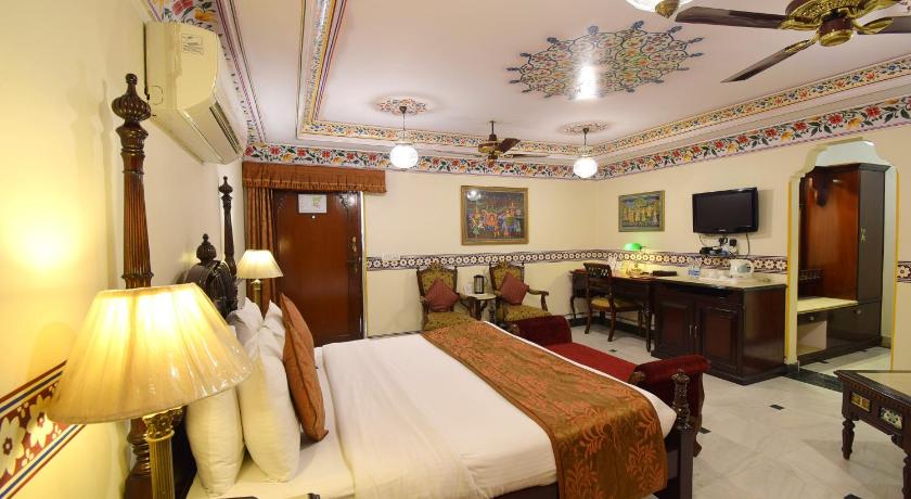 Image of Royal Deluxe with Free Pick up on Arrival only from Train or Bus station 14