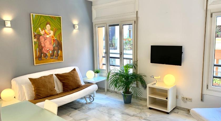 Apartamentos Puerta Del Sol - Plaza Mayor — Hotel in Madrid