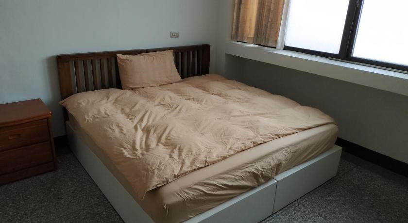 Image of Standard Single 0