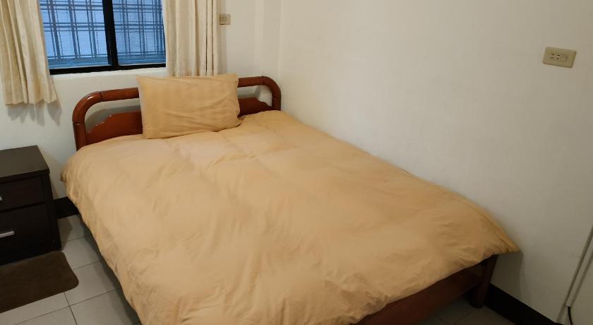 Image of Standard Single 6