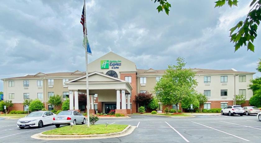 Holiday Inn Express Hotel & Suites Reidsville photo