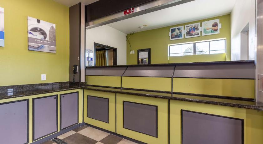 Studio 6 Bay City - Tx photo