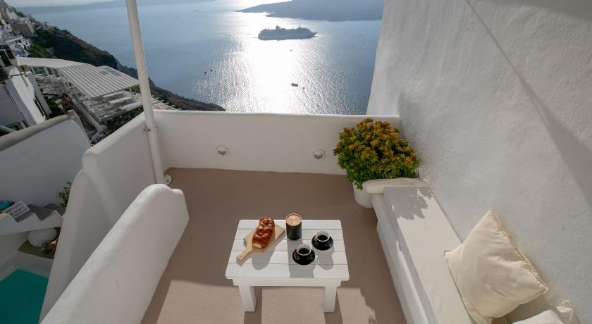 The Globe Suites Villa photo