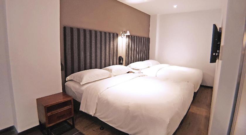 Image of Standard Quadruple Room 1