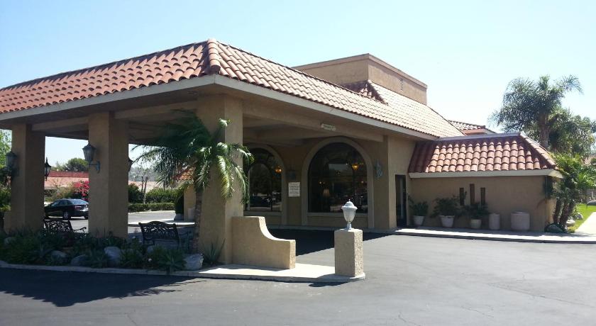 Anaheim Hills Inn & Suites photo