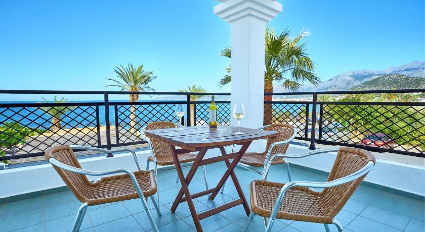 Maistrali Sea View Apartments - image 8