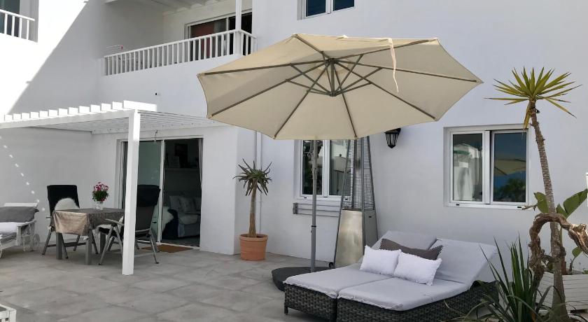 Romantic Casa Blanca