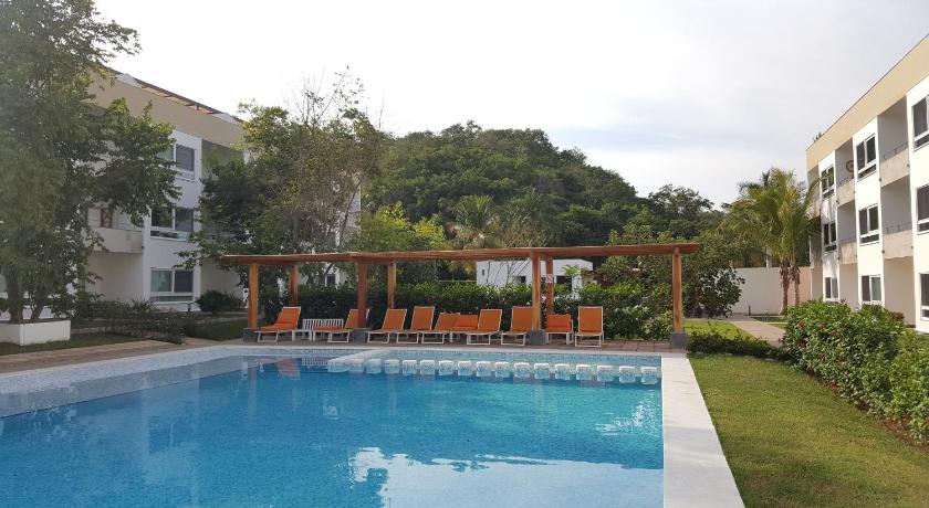 9 Bahias Condos con club de playa photo