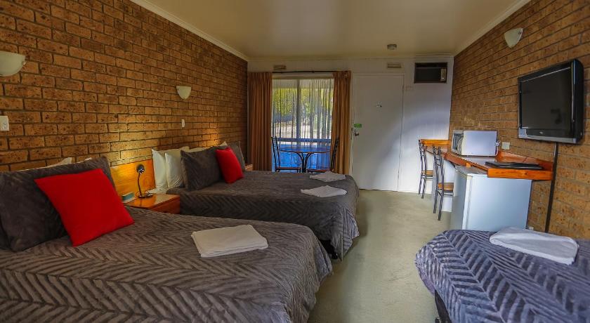 Mountain View Motor Inn & Holiday Lodges photo
